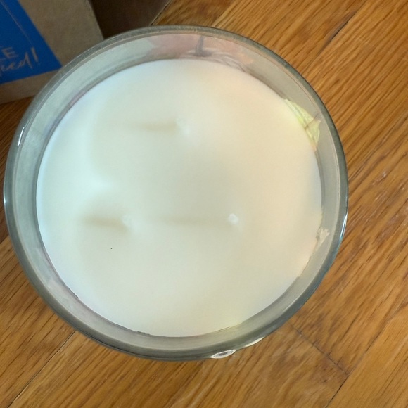 Bath & Body Works ~ WHITE PUMPKIN ~ Three 3 Wick Candle New 14.5 Ounce - Picture 2 of 3